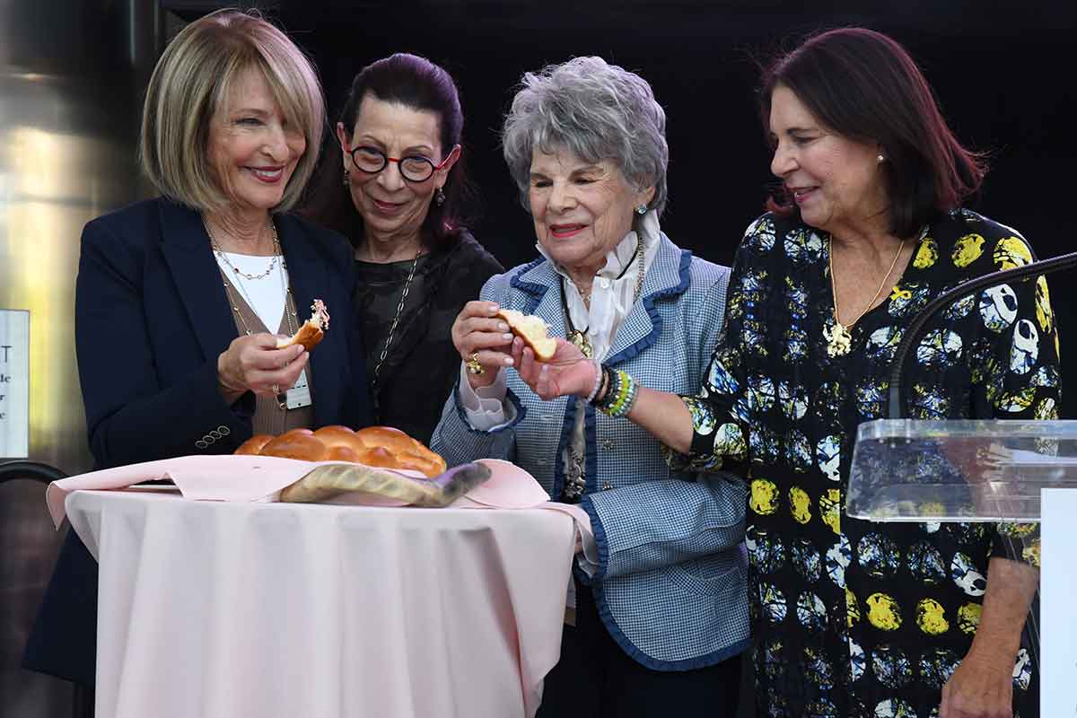 HaMotzi at 2024 Lion/Pom Luncheon