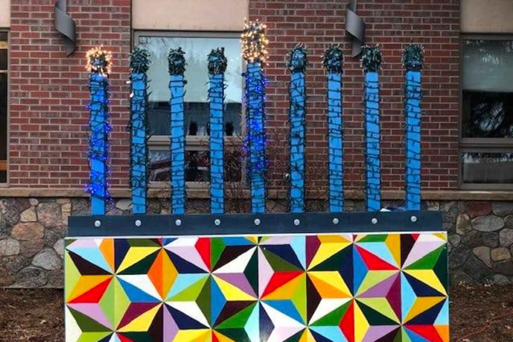 Ski menorah
