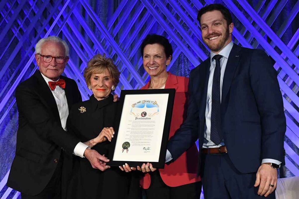Barry and Arlene Hirschfeld receive Lifetime Achievement Award at 2025 JEWISHcolorado Signature Event