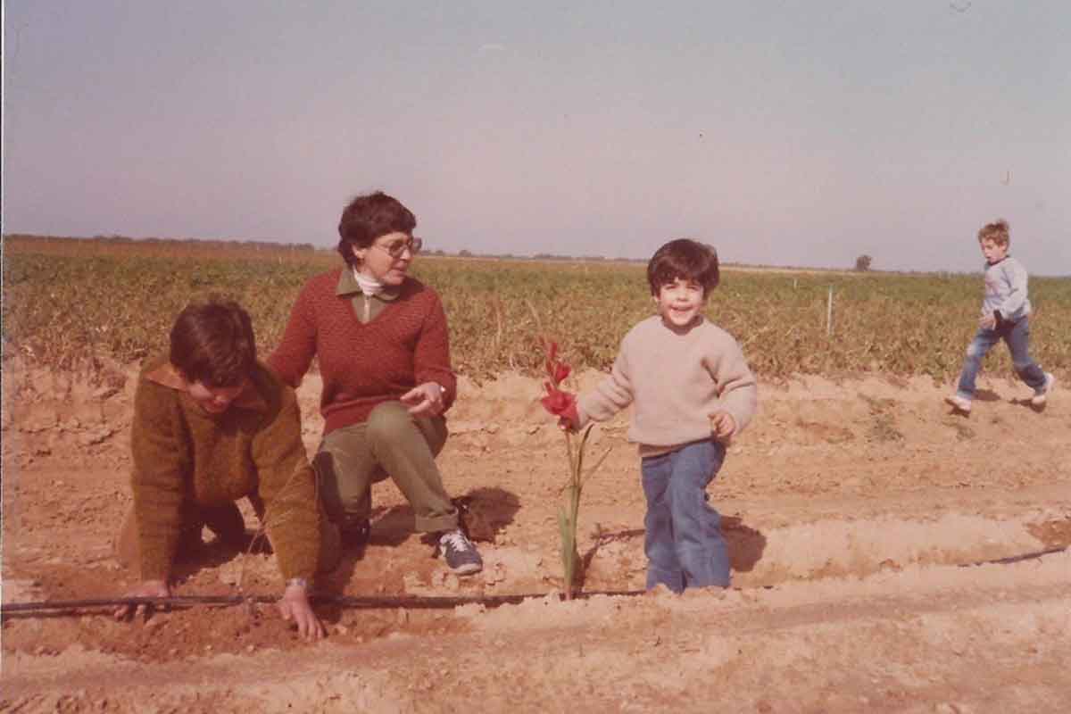 Ori-1_1200x800 Ori’s father, Eyal, his sister Sharon, and his mother Tzvia