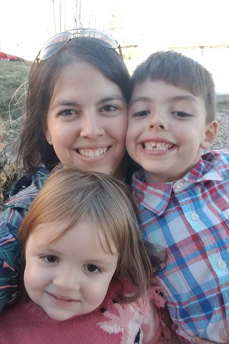 Sam Neimann and her children