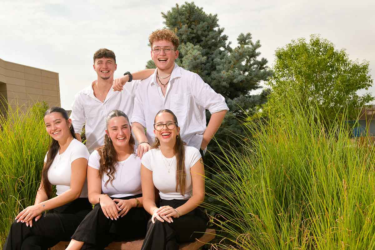 2025-2026-Shinshinim-group-2_1200x800 Shinshinim