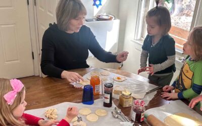 Hundreds gather thanks to PJ Library Get Together Grants