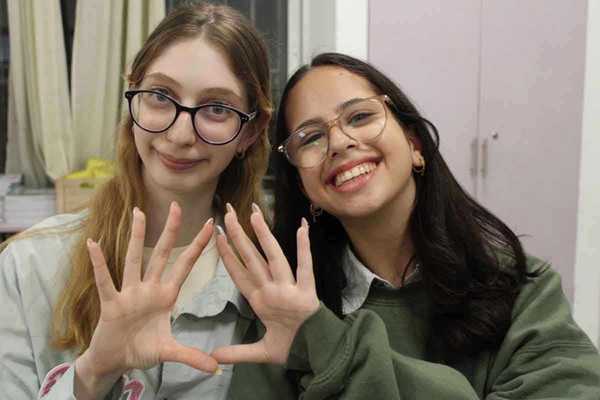 Voluntering in “Knafayim Shel Krembo”